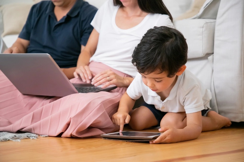 Bí quyết giúp trẻ không &quot;nghiện&quot; thiết bị điện tử
