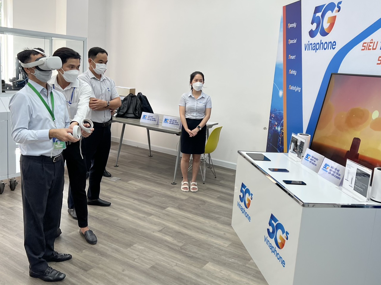 VNPT phát sóng VinaPhone 5G tại sự kiện Vinh danh Top 7 cộng đồng thông minh thế giới ICF 2022